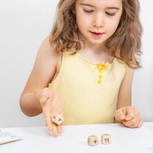 Образователна игра с дървени зарове Trendhaus ABC