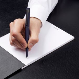 Hugo Boss Химикалка Loop, в кутия, синя