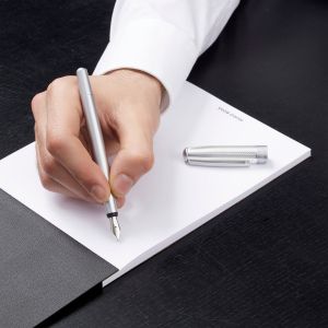 Hugo Boss Писалка Essential Metal, в кутия, сребриста