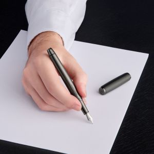 Hugo Boss Писалка Pace, черно-сива