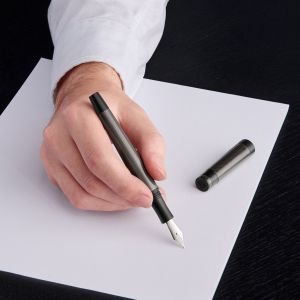 Hugo Boss Писалка Eclat, тъмносива