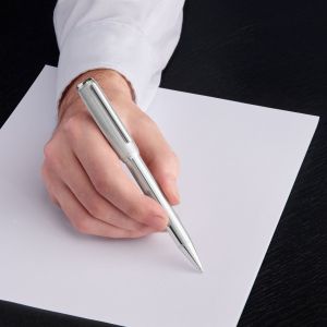 Hugo Boss Химикалка Pace, сребриста