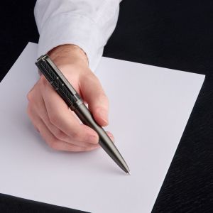 Hugo Boss Химикалка Frame Grid, тъмносива