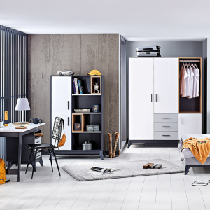 Трикрилен гардероб с чекмеджета BREDA